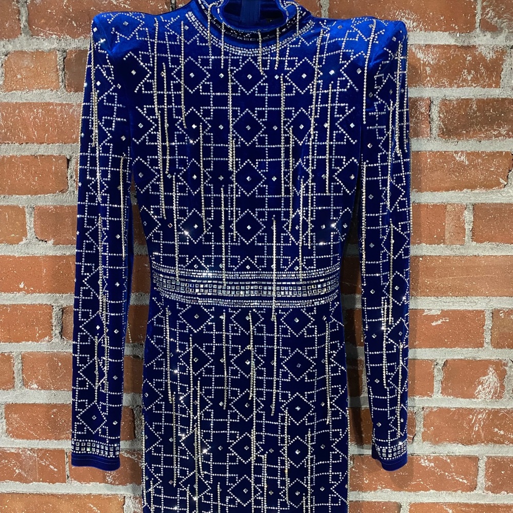 Fashion Nova sexy mini dress. Size small comfortable and very trendy.